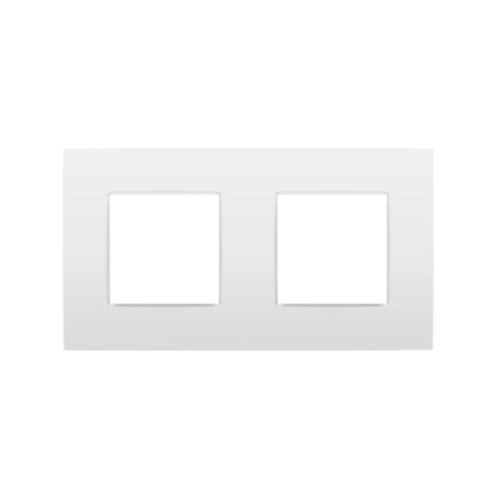 Plaque de recouvrement double avec un entraxe de 71 mm, couleur Niko Intense white Niko Intense Plaque de Recouvrement Double Entraxe 71 mm White