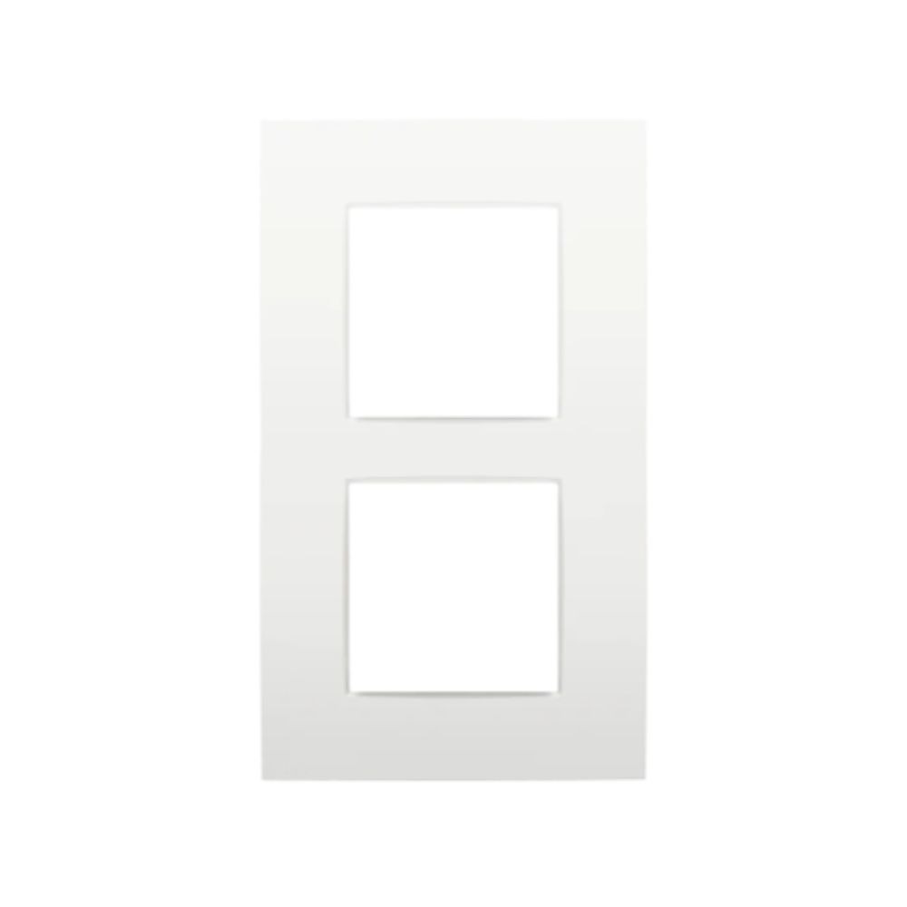 Plaque de recouvrement double, entraxe de 60 mm, verticale, couleur Niko Intense white Niko Intense Plaque de Recouvrement Double Entraxe 60 mm White