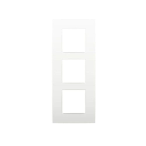 Plaque de recouvrement triple, entraxe de 60 mm, verticale, couleur Niko Intense white Niko Intense Plaque de Recouvrement Triple Entraxe 60 mm White